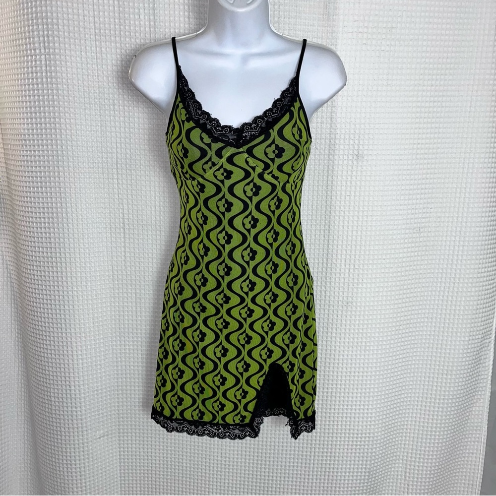 Rue21 Black and Green Patterned Chemise/dress size small
